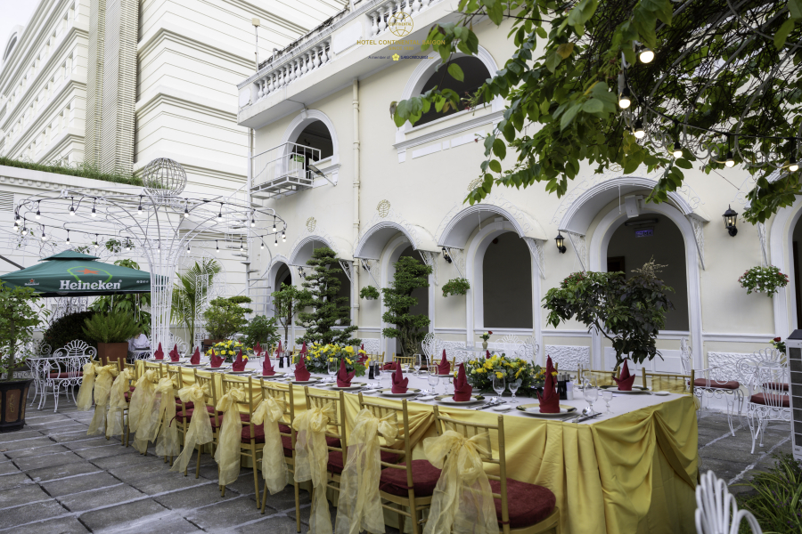 Le Jardin Bar